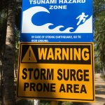 _OBAVEZNA_posvuda na siquijoru se nalaze ovakvi znakovi upozorenja posebno od tsunamija od prije desetak godina
